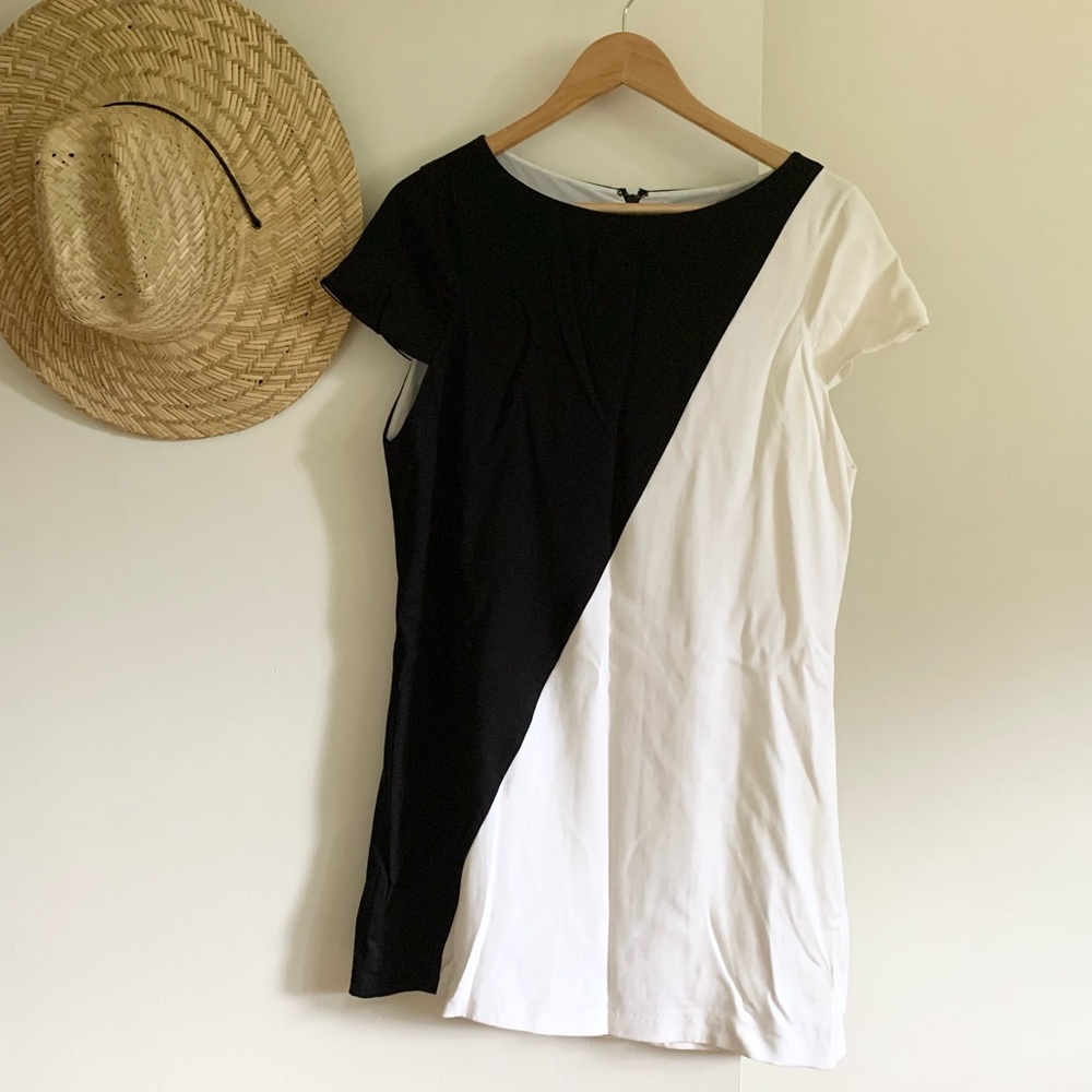 Alice + Olivia Black White Asymmetrical Dress